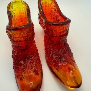 Pair of Amberina Glass Shoes – Daisy & Button Pattern – Glows